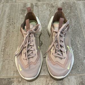 Nike Vista Lite Fossil Stone Sneakers  Size 8.5